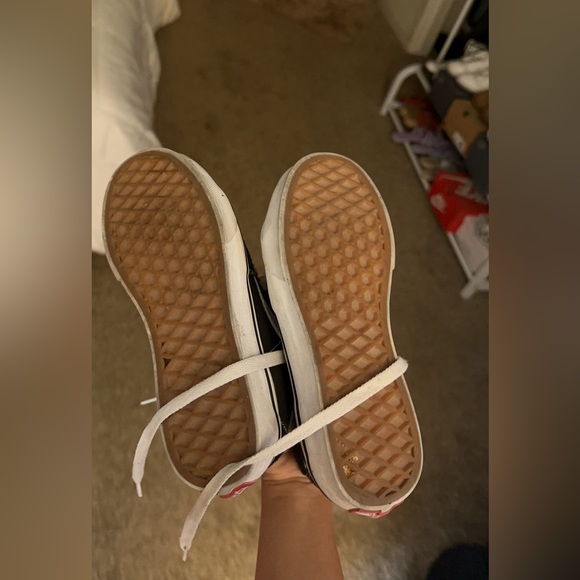 Vans - Picture 7 of 8